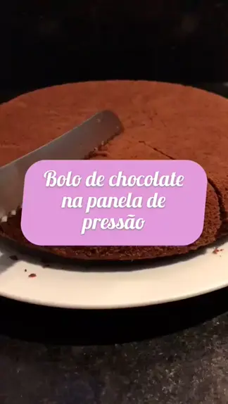 Bolo de chocolate na panela de pressão