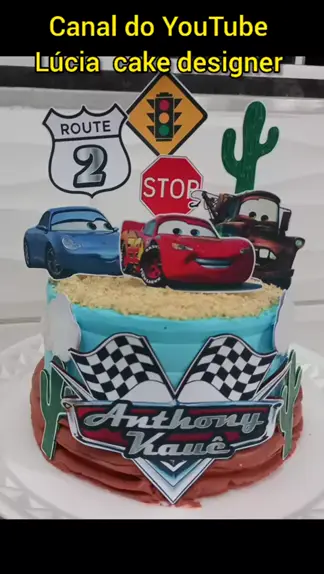 bolo carros chantilly  Bolo carros, Bolos engraçados de aniversário, Bolo  de aniversário de carros