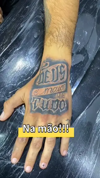 Ideiais de Tatuagens na Mão Masculina  Hand tattoos for guys, Knuckle  tattoos, Finger tattoos