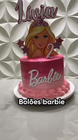 memel_bolos - Bolo Barbie 💕 Com detalhes em glitter😍😍