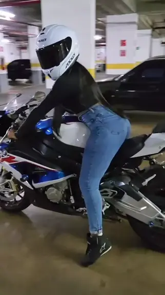 Cute girl🤗❤️🖤#moto #motogirl #bikegirl #motorcycle #motorbike
