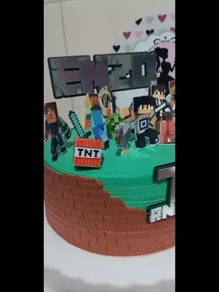 Ganhei um bolo do minecraft redondo - iFunny Brazil