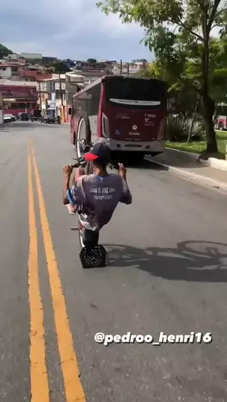 CHAMANDO NO GRAU DE BIKE COM A FIEL NA GARUPA