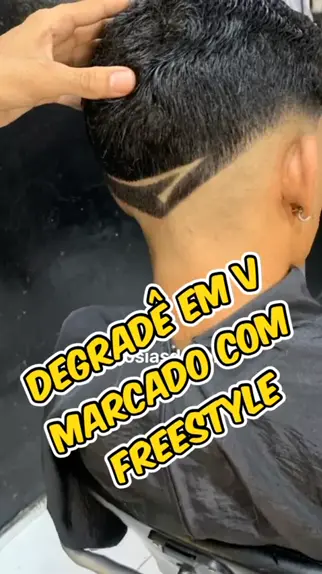 🇧🇷 TUTORIAL CORTE EM V MARCADO COM FREESTYLE 🇧🇷 . . . #degradeemv