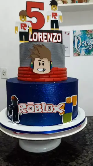 bolo roblox masculino 2 andares