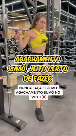 Agachamento sumo no smith 