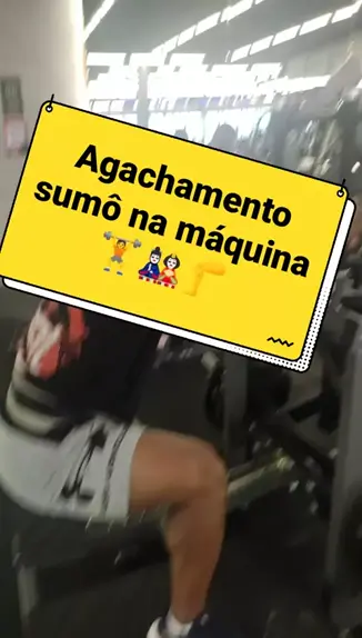 agachamento sumo na maquina