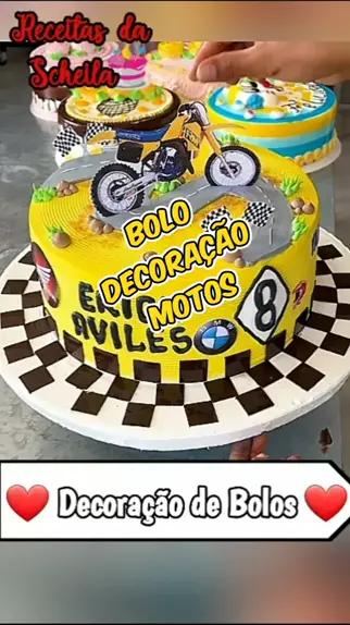 bolo com decoração de moto