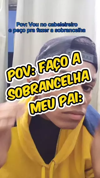 sobrancelha erguida meme