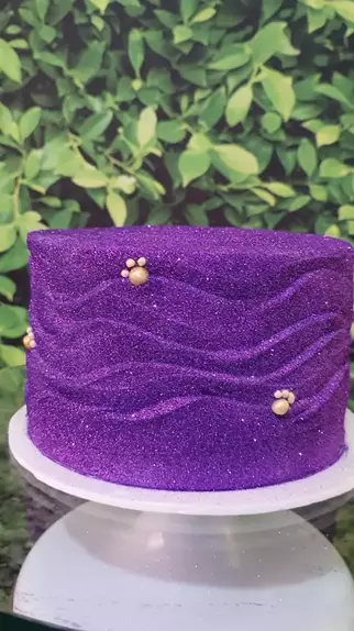 40 Ideias de bolo roxo com glitter super tendência - Artesanato Passo a  Passo!