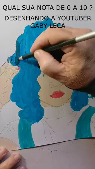 Desenhando um desenho da gaby leca