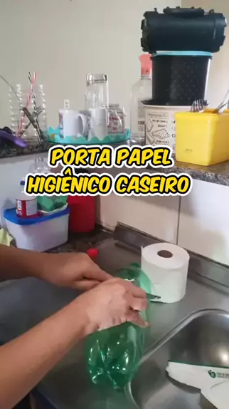 PORTA PAPEL HIGIÊNICO C/ GARRAFA PET - Dispensador de Papel Higiénico - Do  lixo ao luxo ! 