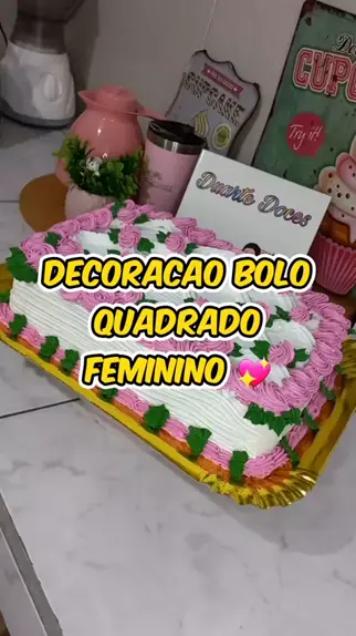 bolo do roblox feminino quadrado