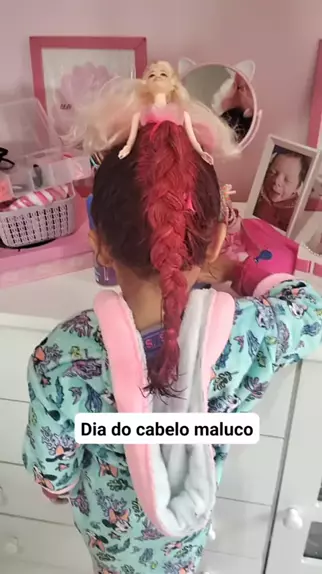 Dia de penteado malucoooooo #penteado #penteadomaluco #boneca #cabelo