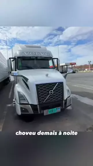 dentro de un volvo semi vnl 430