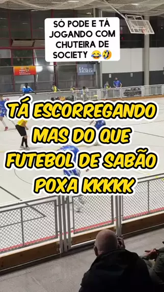 Chuteira futsal hot sale escorregando