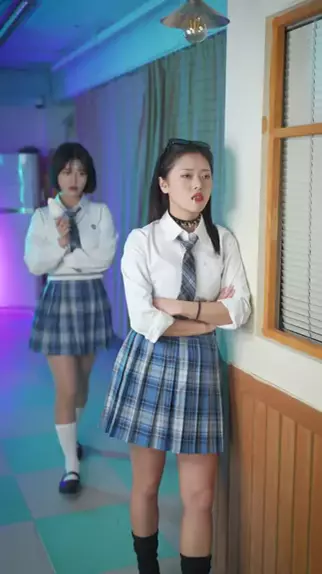 japan school pee & japanese school girl pee| Disco