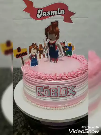 Fala péssoal!! Trouxe um bolo lindinho do Roblox!! Já compartilha com