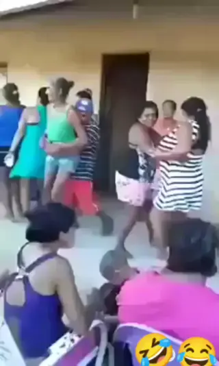 Casal De Bebados Dançando Muito Engraçado Pisadinha Forró Piseiro 🤣🤣