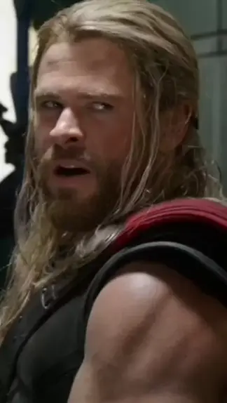 Barbearia VIP Kobrasol - Thor trocou o cabelo longo para um cabelo curto em Thor  Ragnarok (2017). O corte ainda é tendência e você pode pedir para um de  nossos barbeiros! Não