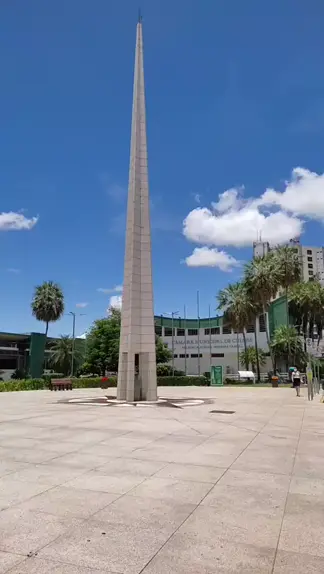 A Praça da Sé é o centro geográfico da capital paulista. No local