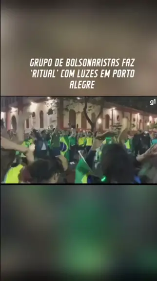 Grupo De Bolsonaristas Faz Ritual Com Luzes Em Porto Alegre Fonte G Not Cia