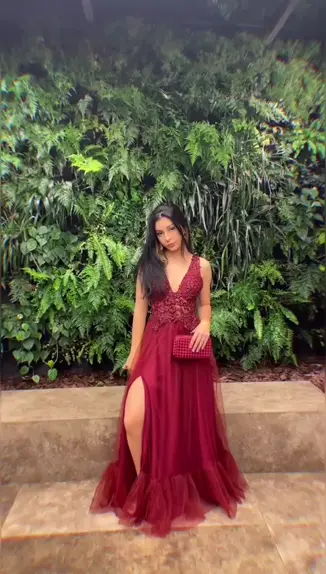 Vestido marsala com sapato hot sale dourado