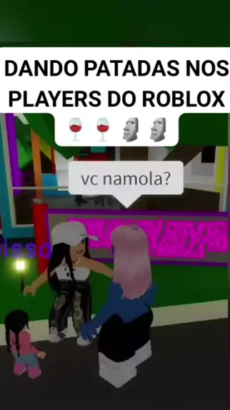 Roblox players conversing