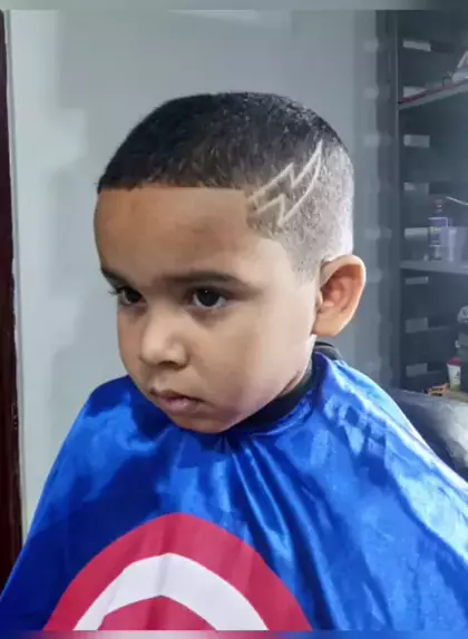 Dois risquinhos cabelo masculino infantil  Kids hair cuts, Kids  hairstyles, Boy haircuts short