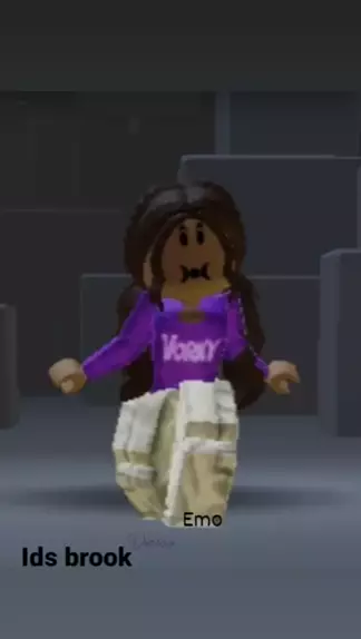 id de ropa emo de roblox 