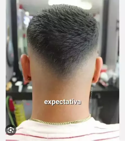 Corte com best sale v atrás masculino