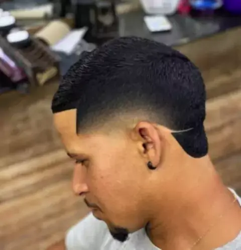 💈✂CORTE DE CABELO DEGRADE COM LISTRA 2020/ CORTES DE CABELO MASCULINO  DEGRADÊ COM LISTRA 2020 