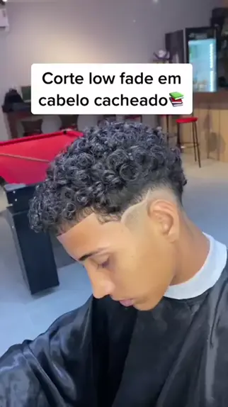 DEGRADÊ LOW FADE EM CABELO CACHEADO 