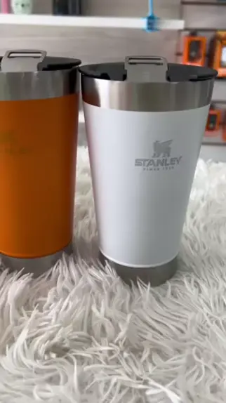 Testes indicam presença de chumbo em copos e garrafas Stanley