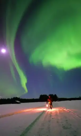 Aurora boreal ✨ Tromsø, Noruega - Universo Fantástico