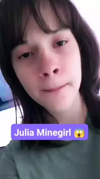júlia minegirl mostra seu rosto em 2023