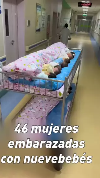 Mujeres embarazadas bajo el agua