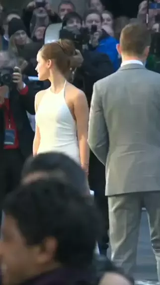 Emma Watson Side Boob : u/zakdellar