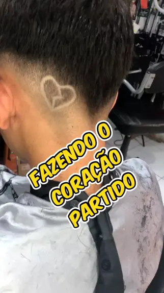 listra com coração no cabelo