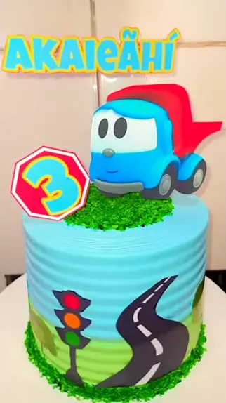 Bolinho fofura tema Léo, o Caminhão - Claudio Cakes Design