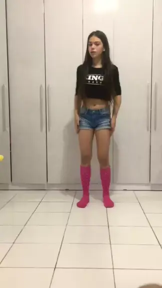 criança dançando funk menina de 15 anos | Discov ...| Kwai