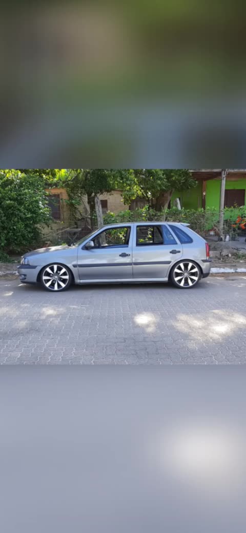 Gol G3 rebaixado com rodas aro 18