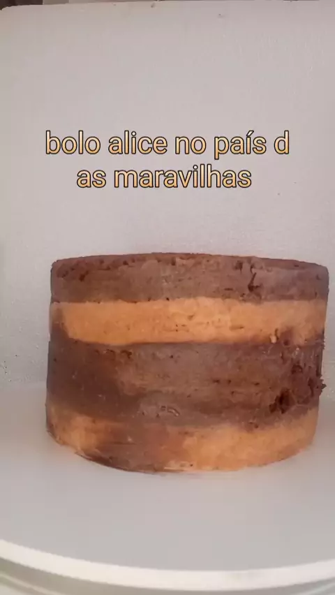 Fiore cakes - Bolo Roblox para a primeira Alice da semana