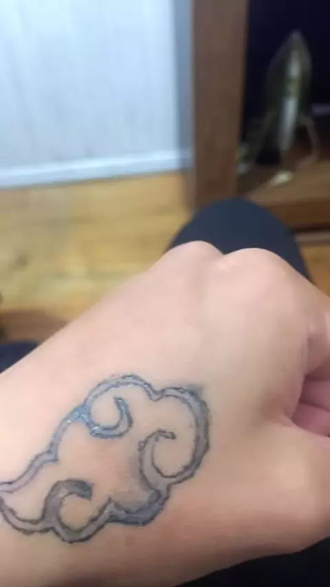 tatuagem nuvem da akatsuki