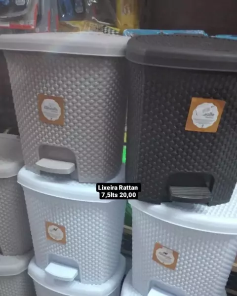 lixeira rattan paramount com tampa basculante | Di ...| Kwai