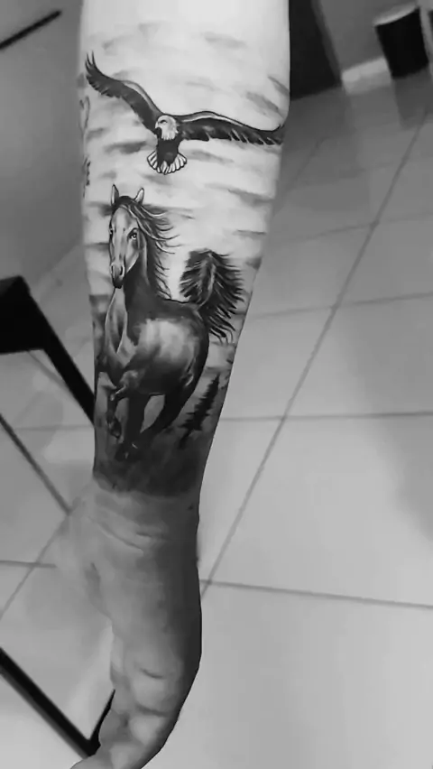 O que significa uma tatuagem de cavalo (cavalo) - Tudo sobre tatuagem