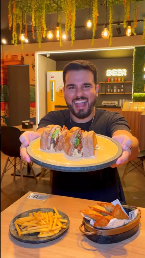PISCINA DE CHEDDAR E VIDEOGAME 🍔 #hamburger #cheddar