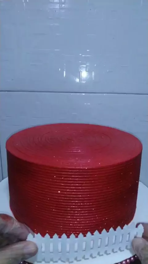 Bolo chapeuzinho vermelho!! Mesversário Mirela 😍 #chapeuzinho_vermelh