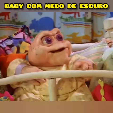 Baby fazendo porcaria (Família Dinossauros) 