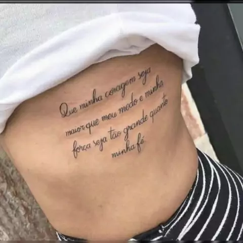 60 melhores frases para tatuagem na costela: inspire-se e escolha a sua